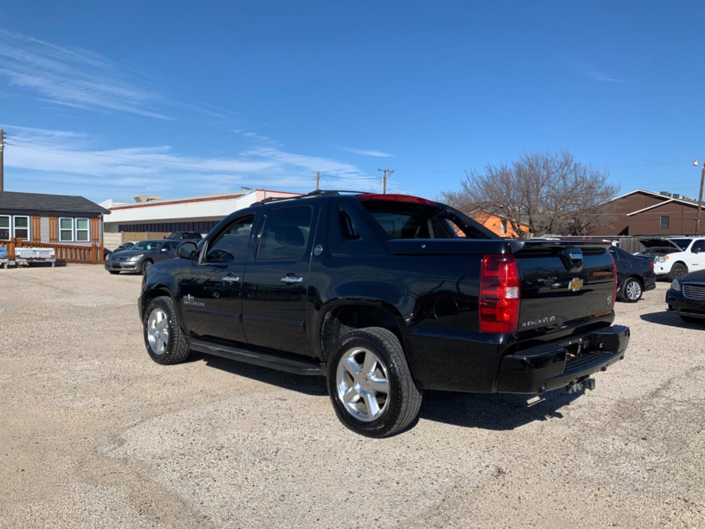 2013 Black /Black Chevrolet Avalanche LT (3GNMCFE06DG) with an V8 - 5.3L 5328cc 325ci FLEX MFI vin 0 type LMG - 2 valve OHV engine, AUTOMATIC transmission, located at 1830 North Belt Line Road, Irving, TX, 75061, (469) 524-0199, 32.834373, -96.993584 - Photo#2